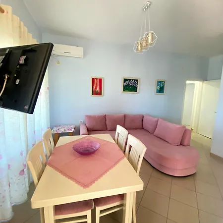 Apartment Inara's *